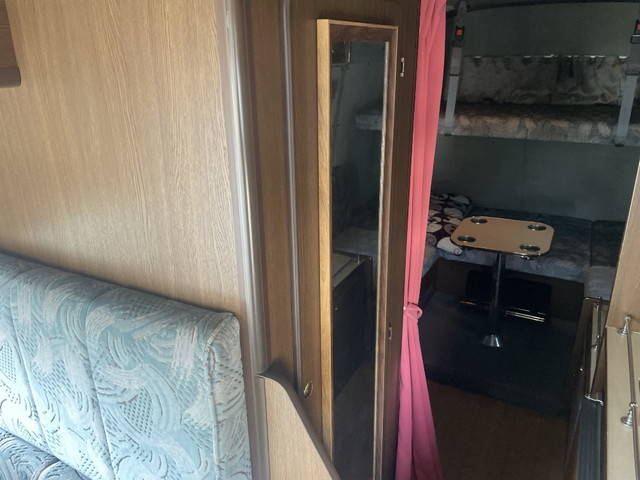 トヨタコースターキャンピングカー中型（4t）[写真09]