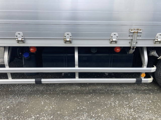 いすゞフォワードアルミウイング中型（4t）[写真17]