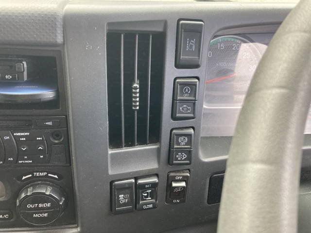 いすゞフォワードアルミウイング中型（4t）[写真24]