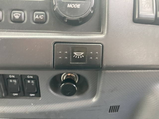 いすゞフォワードアルミウイング中型（4t）[写真27]