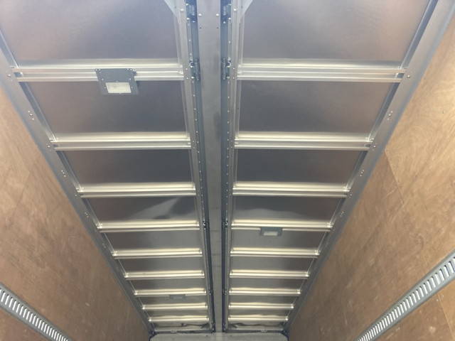 いすゞフォワードアルミウイング中型（4t）[写真03]