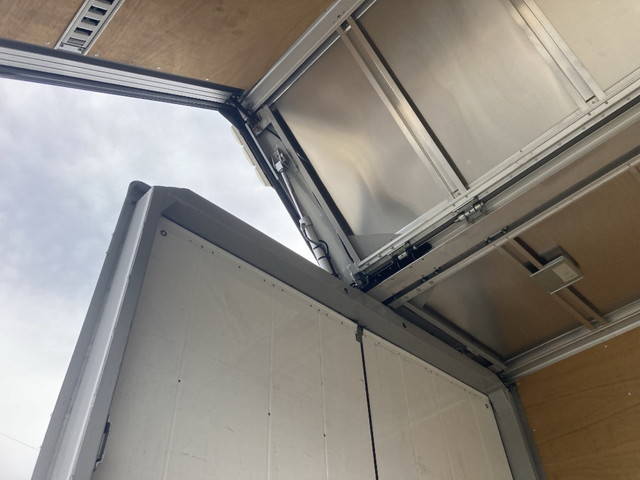 いすゞフォワードアルミウイング中型（4t）[写真07]