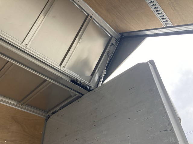 いすゞフォワードアルミウイング中型（4t）[写真08]