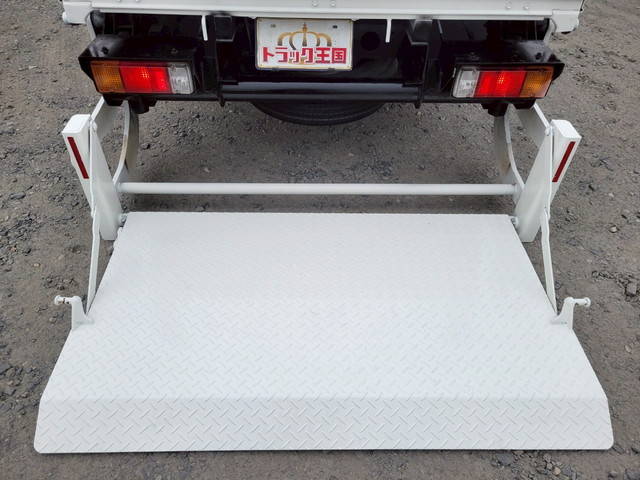 トヨタトヨエース平ボディ小型（2t・3t）[写真10]