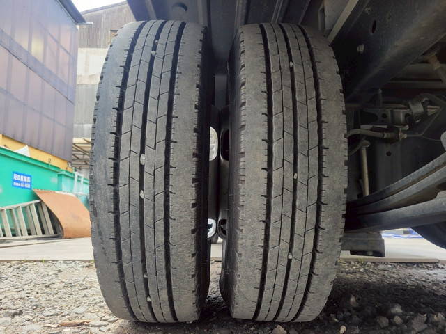 トヨタトヨエース平ボディ小型（2t・3t）[写真17]