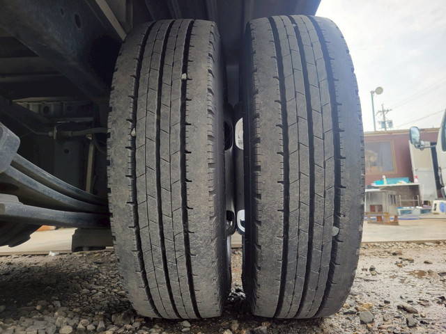 トヨタトヨエース平ボディ小型（2t・3t）[写真18]