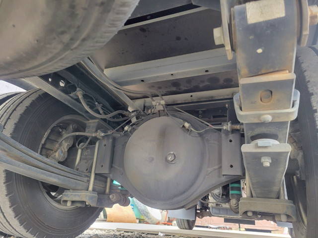 トヨタトヨエース平ボディ小型（2t・3t）[写真24]