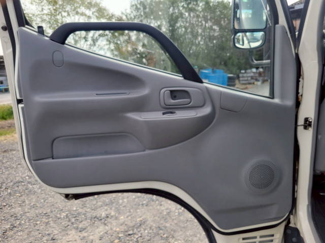 トヨタトヨエース平ボディ小型（2t・3t）[写真27]