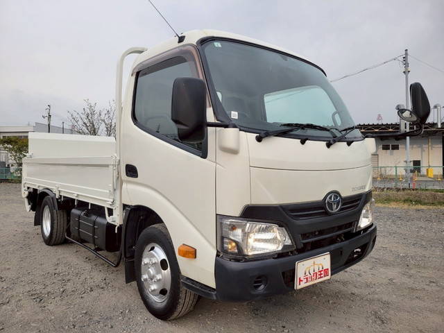 トヨタトヨエース平ボディ小型（2t・3t）[写真03]