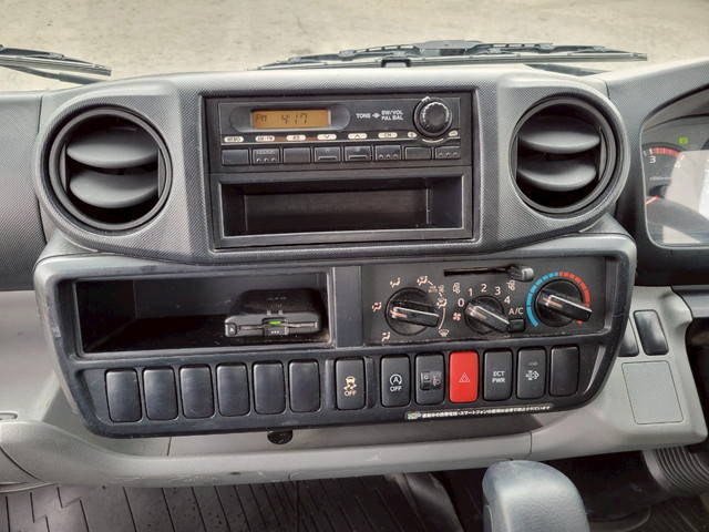 トヨタトヨエース平ボディ小型（2t・3t）[写真38]