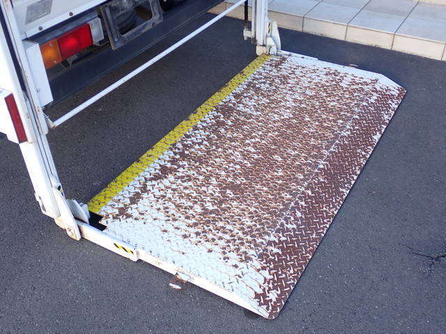 日産アトラス平ボディ小型（2t・3t）[写真12]