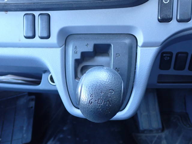 日産アトラス平ボディ小型（2t・3t）[写真27]