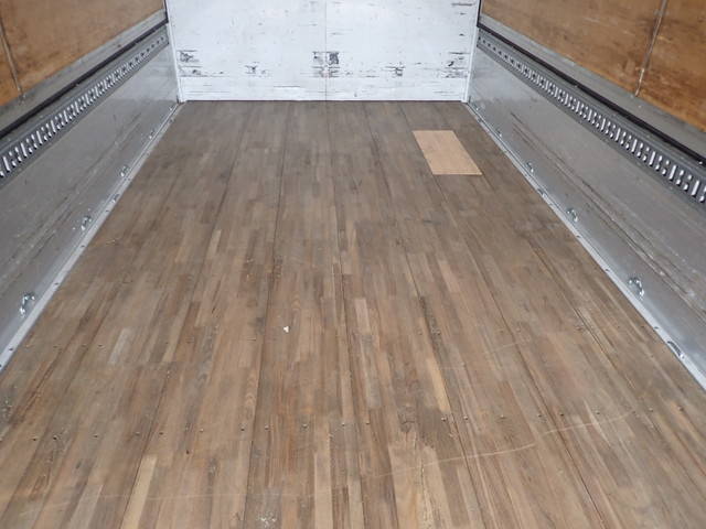 三菱ふそうファイターアルミウイング中型（4t）[写真12]