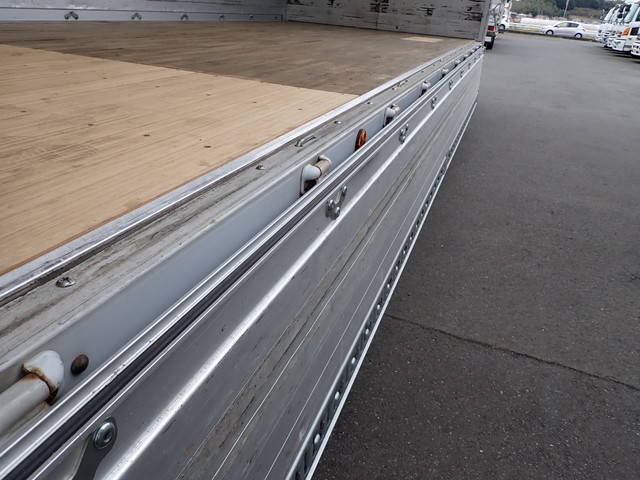 三菱ふそうファイターアルミウイング中型（4t）[写真18]