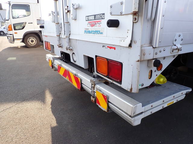 三菱ふそうファイターアルミウイング中型（4t）[写真19]