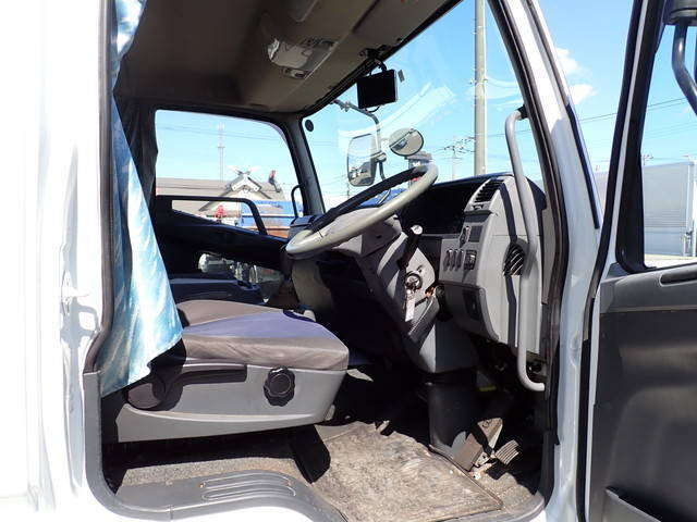 三菱ふそうファイターアルミウイング中型（4t）[写真38]