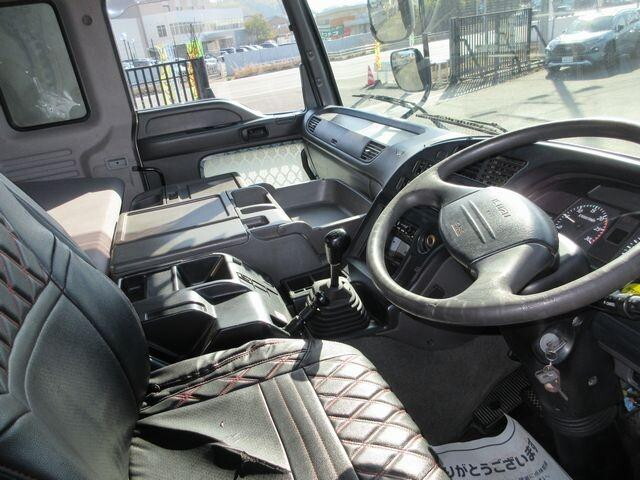 いすゞギガセルフローダー大型（10t）[写真35]