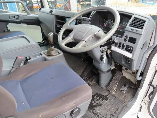 三菱ふそうファイターアルミブロック増トン（6t・8t）[写真09]