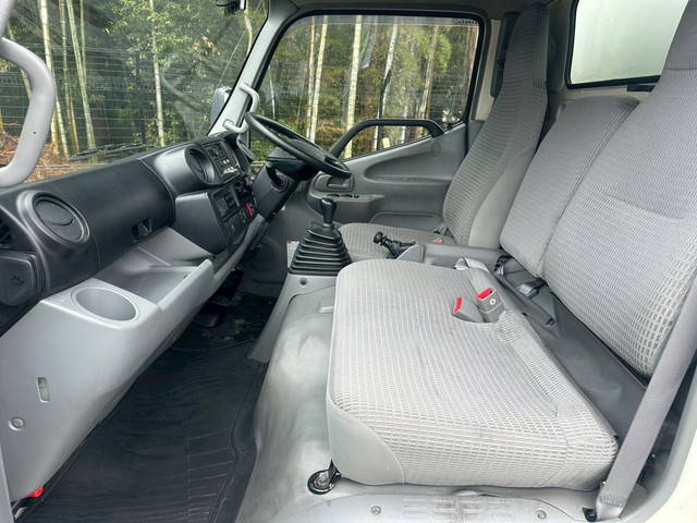 日野デュトロ冷凍車（冷蔵車）小型（2t・3t）[写真12]