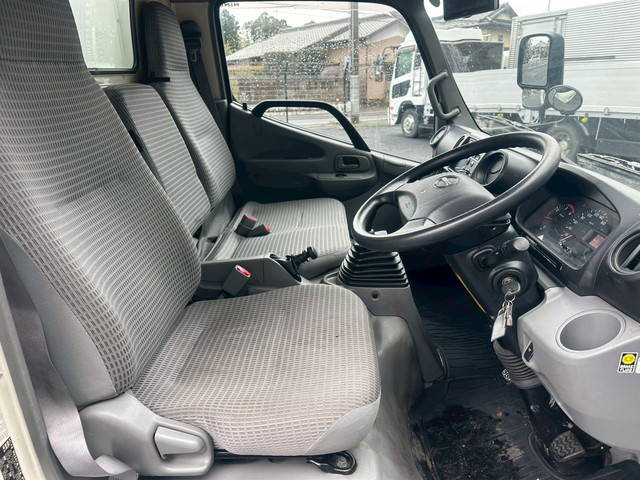 日野デュトロ冷凍車（冷蔵車）小型（2t・3t）[写真19]