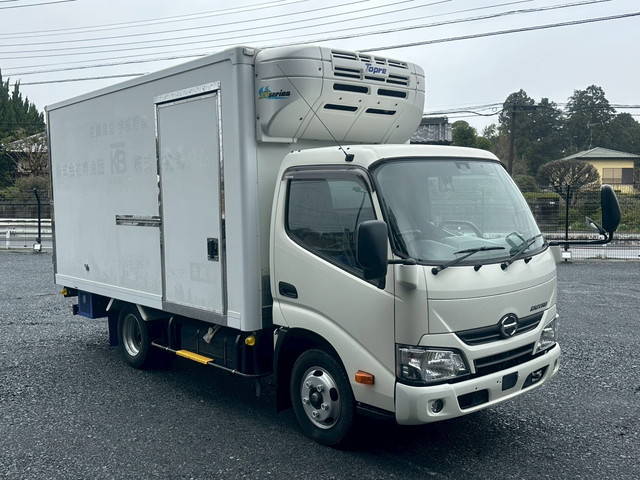 日野デュトロ冷凍車（冷蔵車）小型（2t・3t）[写真03]