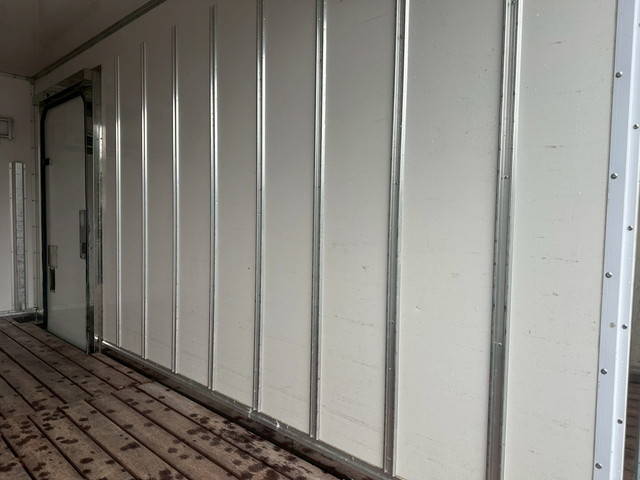 日野デュトロ冷凍車（冷蔵車）小型（2t・3t）[写真32]