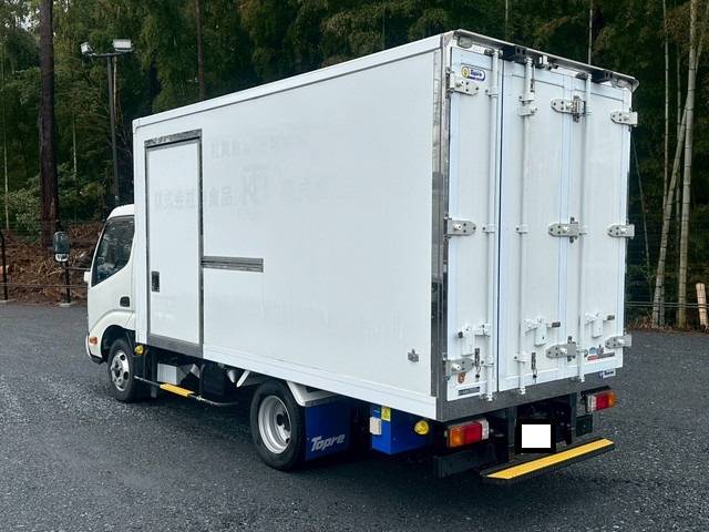 日野デュトロ冷凍車（冷蔵車）小型（2t・3t）[写真04]