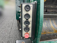 いすゞエルフパッカー車（塵芥車）小型（2t・3t）[写真15]