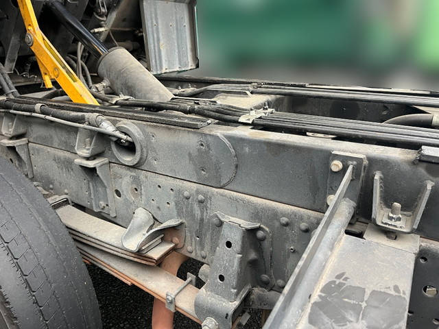 いすゞエルフパッカー車（塵芥車）小型（2t・3t）[写真25]