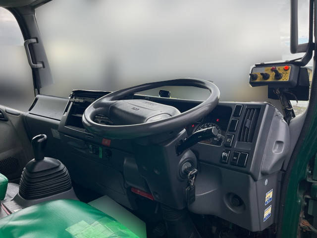 いすゞエルフパッカー車（塵芥車）小型（2t・3t）[写真34]