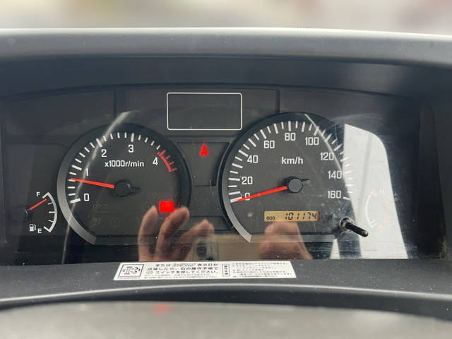 いすゞエルフパッカー車（塵芥車）小型（2t・3t）[写真36]