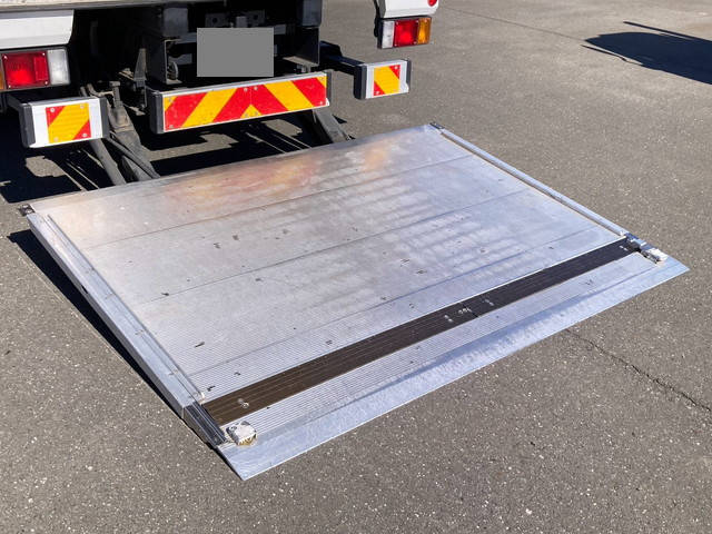 いすゞエルフアルミバン小型（2t・3t）[写真22]