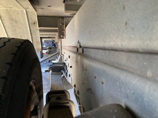 いすゞエルフアルミバン小型（2t・3t）[写真38]