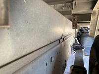 いすゞエルフアルミバン小型（2t・3t）[写真40]