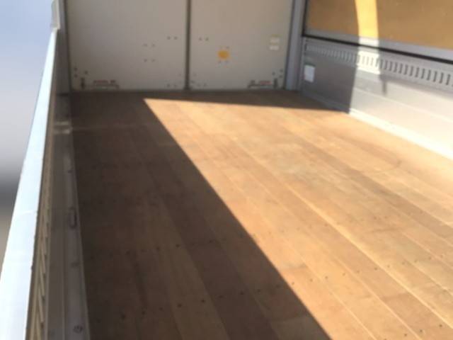 いすゞエルフアルミウイング小型（2t・3t）[写真03]