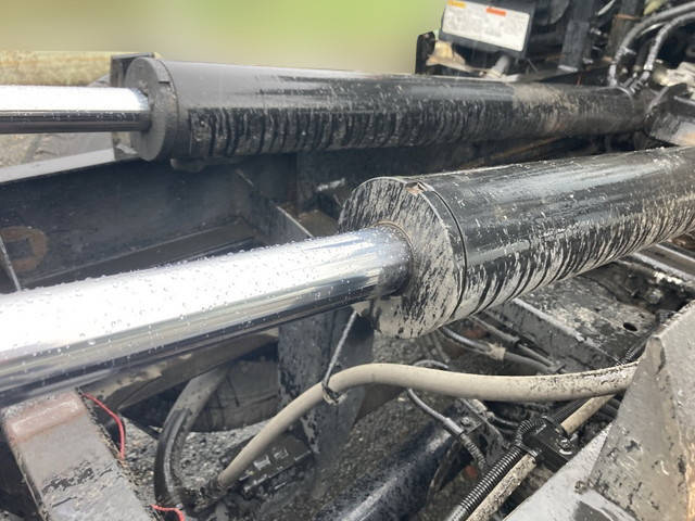 三菱ふそうキャンターコンテナ専用車小型（2t・3t）[写真03]