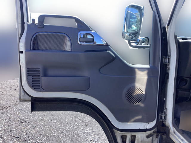 いすゞエルフクレーン4段小型（2t・3t）[写真32]