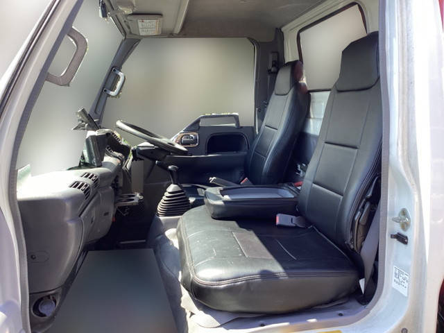 いすゞエルフクレーン4段小型（2t・3t）[写真34]