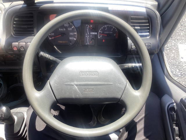 いすゞエルフクレーン4段小型（2t・3t）[写真36]