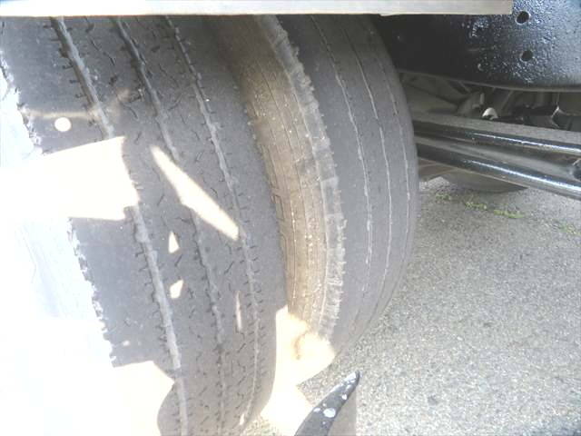 いすゞエルフ平ボディ小型（2t・3t）[写真14]