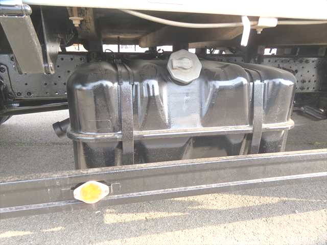 いすゞエルフ平ボディ小型（2t・3t）[写真18]