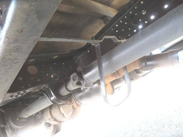 いすゞエルフ平ボディ小型（2t・3t）[写真20]