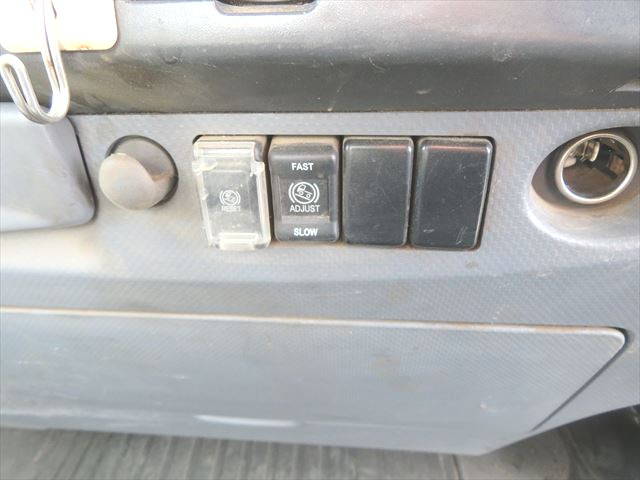 いすゞエルフ平ボディ小型（2t・3t）[写真32]