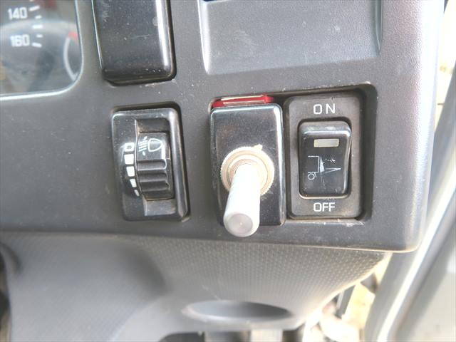 いすゞエルフ平ボディ小型（2t・3t）[写真33]