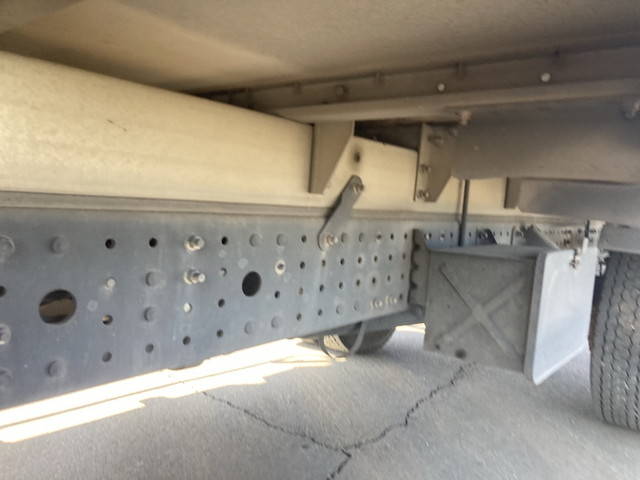 三菱ふそうキャンターアルミバン小型（2t・3t）[写真22]