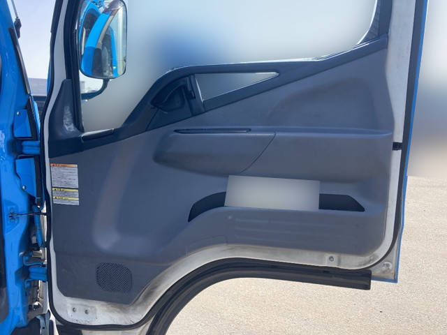 三菱ふそうキャンターアルミバン小型（2t・3t）[写真27]