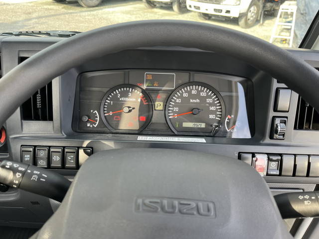 いすゞエルフ平ボディ小型（2t・3t）[写真10]