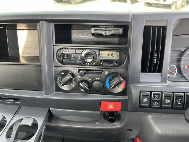 いすゞエルフ平ボディ小型（2t・3t）[写真11]