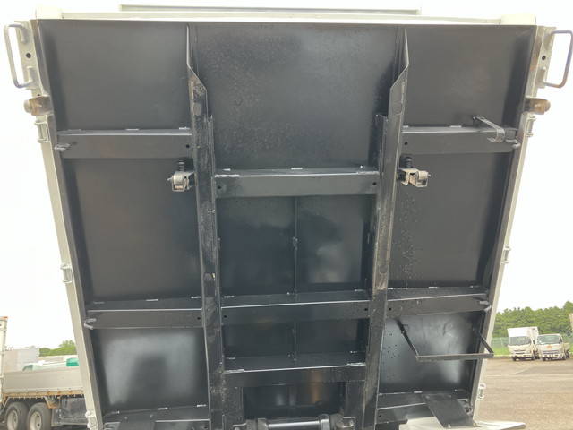 三菱ふそうキャンターダンプ小型（2t・3t）[写真18]