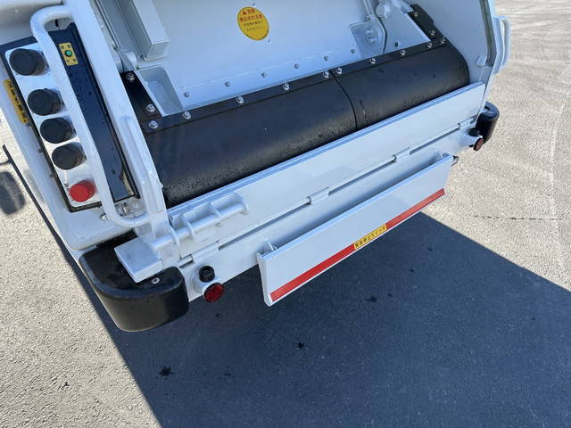 三菱ふそうキャンターパッカー車（塵芥車）小型（2t・3t）[写真07]